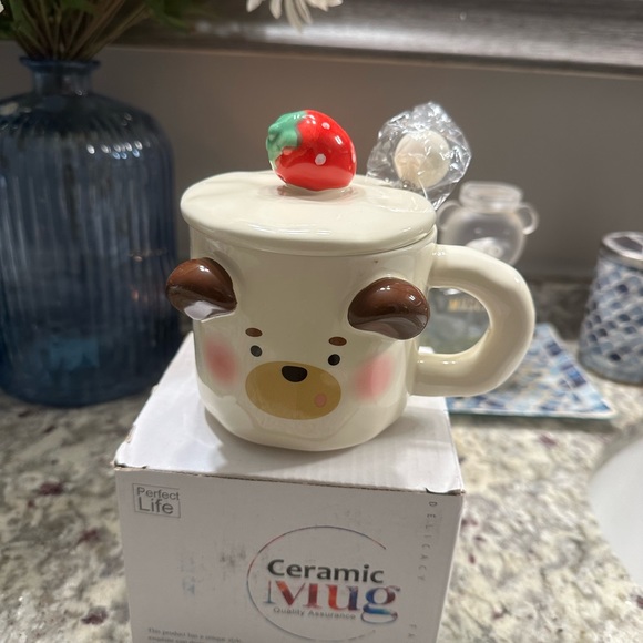 Bear Korean Ceramic Mug with Strawberry Lid & Spoon - Picture 5 of 8